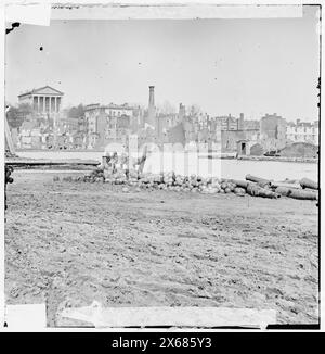 Richmond, Virginia. Blick auf das verbrannte Viertel und das Kapitol auf der anderen Seite des Kanalbeckens, Fotos des Bürgerkriegs 1861-1865 Stockfoto