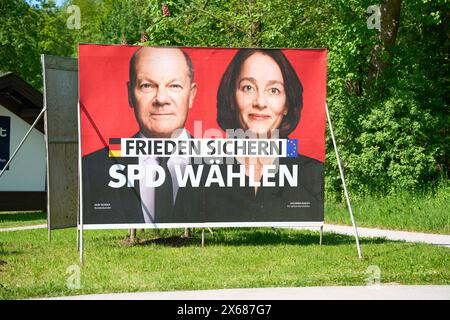 Garmisch Patenkirchen, Bayern, Deutschland - 11. Mai 2024: Wahlplakate zur Europawahl 2024 in Garmisch-Patenkirchen in Bayern von der SPD mit Bundeskanzler Olaf Scholz *** Wahlplakate zur Europawahl 2024 hängen in Garmisch-Patenkirchen in Bayern von der Partei SPD mit Bundeskanzler Olaf Scholz Stockfoto