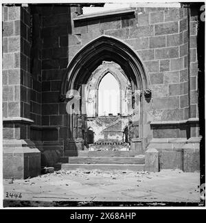Charleston, South Carolina. Ruinen der römisch-katholischen Kathedrale. Blick auf den Eingang, Fotos des Bürgerkriegs 1861-1865 Stockfoto