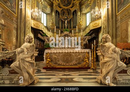 Engel im Inneren der Basilika San Biagio in Finalborgo, Finale Ligure, Riviera di Ponente, Ligurien, Italien, Europa Stockfoto