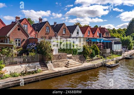 Altstadt und Kanal in Friedrichstadt, Landkreis Nordfriesland, Schleswig-Holstein, Deutschland, Europa Stockfoto