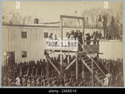 Hinrichtung von Captain Henry Wirtz (Wirz), C.S.A, Anpassen des Seils, Hinrichtung von Kapitän Wirtz, dem Hüter des Andersonville Gefängnisses (Anpassen der Schlinge) (10. November 1865), Bürgerkriegsfotos 1861-1865 Stockfoto