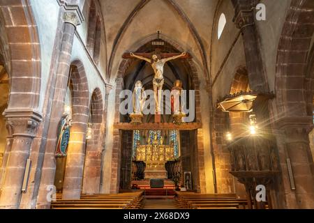 Innenraum der Kirche des Heiligen Kreuzes Invention-de-la-Sainte-Croix in Kaysersberg, Elsass, Frankreich Stockfoto