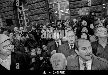 Richtfest der Neuen Synagoge Deutschland, Berlin, 29.10.1990, Richtfest der Neuen Synagoge Berlin in der Oranienburger Straße, Mitte: Kantor Estrongo Nachama, Â *** Richtfest der Neuen Synagoge Deutschland, Berlin, 29 10 1990, Richtfest der Neuen Synagoge Berlin in der Oranienburger Straße, Mitte Kantor Estrongo Nachama, Â Stockfoto