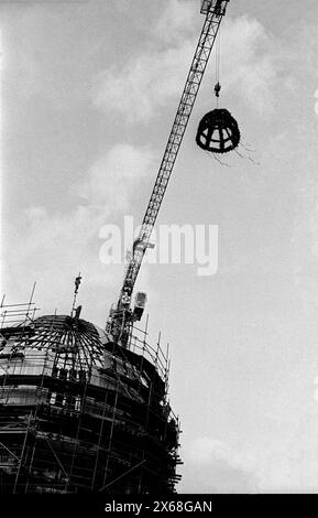 Richtfest der Neuen Synagoge Deutschland, Berlin, 29.10.1990, Richtfest der Neuen Synagoge Berlin in der Oranienburger Straße, Richtkranz, Â *** Richtfest der Neuen Synagoge Deutschland, Berlin, 29 10 1990, Richtfest der Neuen Synagoge Berlin in der Oranienburger Straße, Richtkranz, Â Stockfoto