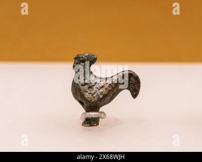 Iberisches Votivopfer in Form eines Hahns, Bronze, III v. Chr., Las Tiesas Espeluy, Iberisches Museum von Jaén, Andalusien, Spanien Stockfoto