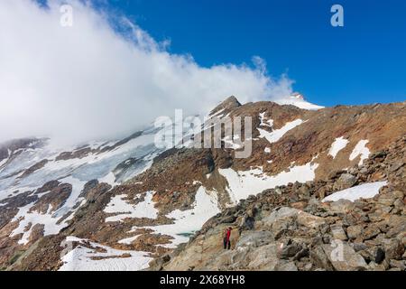 Stubaier Alpen, Gipfel Wilder Freiger, Gletscher Wilder Freiger Ferner, Wanderer im Stubaital, Tirol, Österreich Stockfoto