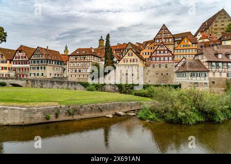 Fachwerkhäuser in der Altstadt am Kocher in Schwäbisch Hall, Baden-Württemberg Stockfoto