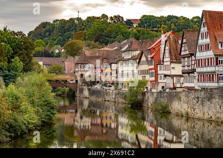 Fachwerkhäuser am Kocher in Heimbach, Schwäbisch Hall, Baden-Württemberg Stockfoto