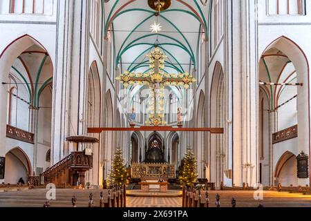 Triumphkreuz mit Maria und Johannes im Schweriner Dom St. Marien und St. Johannis, Landeshauptstadt Schwerin, Mecklenburg-Vorpommern Stockfoto