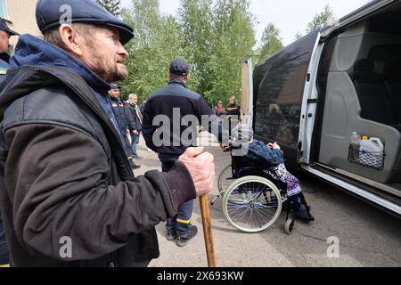 CHARKIW, UKRAINE - 13. MAI 2024 - Menschen aus der Region Charkiw wohnen in einem Evakuierungszentrum in Charkiw, Nordostukraine. Stockfoto
