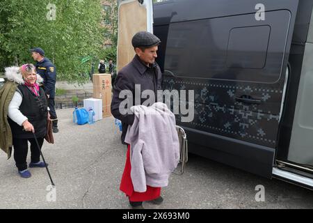 CHARKIW, UKRAINE - 13. MAI 2024 - Menschen aus der Region Charkiw wohnen in einem Evakuierungszentrum in Charkiw, Nordostukraine. Stockfoto