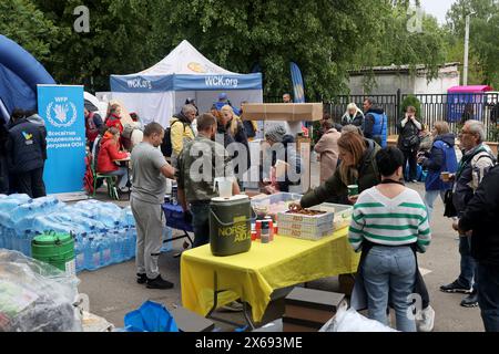 CHARKIW, UKRAINE - 13. MAI 2024 - Menschen aus der Region Charkiw wohnen in einem Evakuierungszentrum in Charkiw, Nordostukraine. Stockfoto