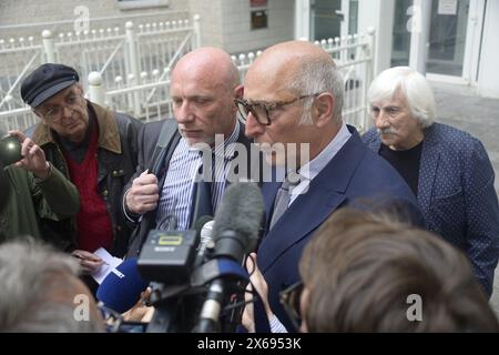 Bergamo, Italien. Mai 2024. Claudio Salvagni ( avvocato Bossetti ) avvocato Camporini ( avvocato Bossetti ) - Caso Yara Ganbirasio, Revisione reperti processo Massimo Bossetti, 13 Maggio 2024 - Bergamo Italia ( Foto Tiziano Mazoni/LaPresse) Claudio Salvagni (Rechtsanwalt Bossetti) Rechtsanwalt Camporini (Rechtsanwalt Bossetti) - Fall Yara Ganbirasio, Rückblick auf die Exponate im Massimo Bossetti-Prozess, 13. Mai 2024 - Bergamo Italien (Foto Tiziano Mazoni/LaPresse) Credit: LaPresse/Alamy Live News Stockfoto