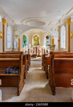 Deutschland, Baden-Württemberg, Schelklingen - Schmiechen, private Heilig Kreuz Kapelle, die Kapelle befindet sich in der Fabrikstraße Stockfoto