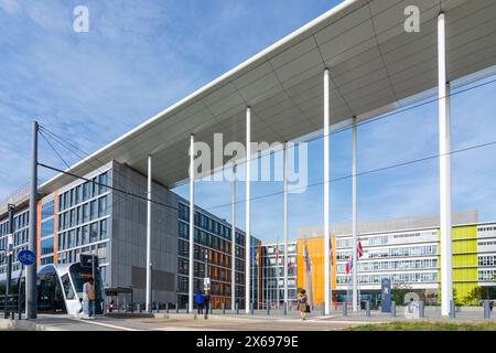 Luxemburg-Stadt (Luxemburg, Letzebuerg), Konrad Adenauer-Gebäude des Europäischen Parlaments in Kirchberg in Luxemburg Stockfoto