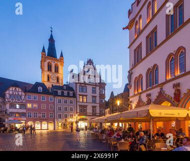 Trier, Hauptmarkt, Kirche St. Gangolf, Haus Steipe, Restaurant, Region Mosel, Rheinland-Pfalz, Deutschland Stockfoto