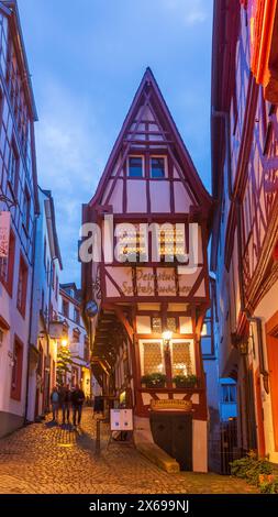 Bernkastel-Kues, Fachwerkhaus Spitzhäuschen in der Altstadt, Moselregion, Rheinland-Pfalz, Deutschland Stockfoto