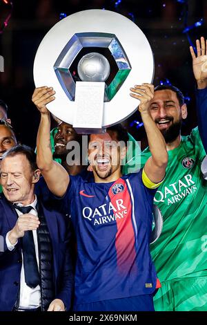 Paris, Frankreich. Mai 2024. Parc des Princes PSG-Spieler feiern ihren Sieg nach dem Spiel der Ligue 1 Uber Eats zwischen Paris Saint-Germain und Toulouse FC im Parc des Princes am 12. Mai 2024 in Paris. (Foto von SPP) (Eurasia Sport Images/Sports Press Photo/SPP) Credit: SPP Sport Press Photo. /Alamy Live News Stockfoto