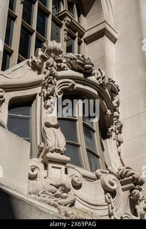 Die historische Fassade des New York Yacht Club ist ein berühmtes Beispiel für Beaux-Arts-Architektur, 37 W... 44th St. in New York City, USA 2024 Stockfoto