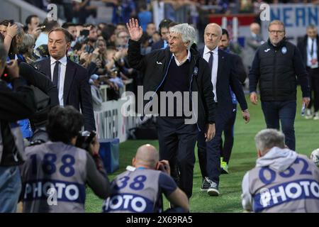 Bergamo, Italien. Mai 2024. Italien, Bergamo, 12. Mai 2024: Gian Piero Gasperini (Atalanta-Cheftrainer) tritt in das Feld ein und wechselt während des Fußballspiels Atalanta BC gegen AS Roma, Tag 36 Serie A Tim 2023-2024 Gewiss Stadium auf die Bank. Atalanta BC vs AS Roma, Lega Calcio Serie A 2023/2024 Day 36 im Gewiss Stadium (Bild: © Fabrizio Andrea Bertani/Pacific Press via ZUMA Press Wire) NUR ZUR REDAKTIONELLEN VERWENDUNG! Nicht für kommerzielle ZWECKE! Stockfoto