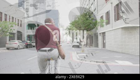 Büroangestellte mittleren Alters, der auf der Straße in der Stadt Fahrrad fährt Stockfoto