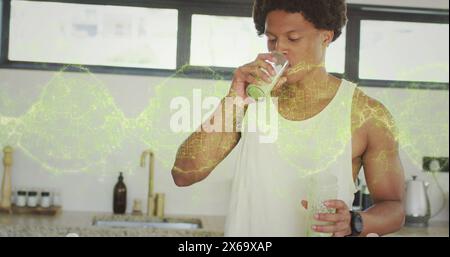 Bild eines dna-Strangs über afroamerikanischen Männern, die Wasser trinken Stockfoto