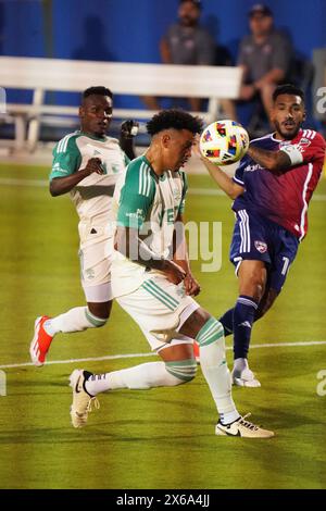 Frisco, Usa. Mai 2024. Austin-Verteidiger Julio Cascante #18 führt den Ball während des MLS-Spiels zwischen dem FC Dallas und Austin FC im Toyota Stadium an. Endstand Dallas 2 Austin 1. Quelle: SIPA USA/Alamy Live News Stockfoto