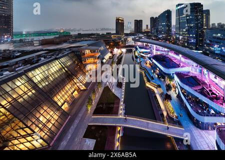 Drohnenüberführung des Suzhou IFS Wolkenkratzers und des Einkaufszentrums in Suzhou, China. Stockfoto