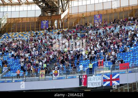 Neapel, Italien. Mai 2024. Fans des Bologna FC während des Spiels zwischen SSC Napoli und Bologna FC im Stadio Diego Armando Maradona am 11. Mai 2024 in Neapel Credit: Giuseppe Maffia/Alamy Live News Stockfoto