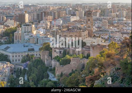 Panoramablick auf das Stadtzentrum von Malaga, Spanien Stockfoto