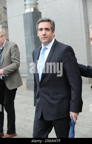 Michael Cohen verlässt das Gebäude des New Yorker Bundesgerichtshofs nach einem Tag von Anhörungen bezüglich Hush Money Payments im Namen von Donald Trump an Stormy Daniels vor der Präsidentschaftswahl 2016. Stockfoto