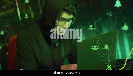 Bild von Social-Media-Ikonen und Zahlen über Geschäftsmann und Stadtbild Stockfoto