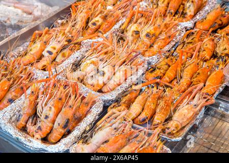 Gegrillte Flussgarnelen oder Garnelen - Fisch und Meeresfrüchte Stockfoto