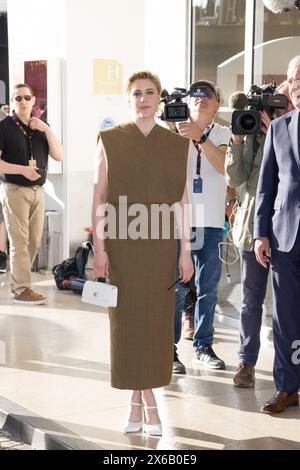 Cannes, Frankreich. Mai 2024. Greta Gerwig besucht ein Abendessen vor dem 77. Filmfestival von Cannes am 13. Mai 2024 in Cannes, Frankreich. Foto von Shootpix/ABACAPRESS. COM Credit: Abaca Press/Alamy Live News Stockfoto