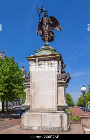 Das South African war Memorial, auch bekannt als Boer war Memorial am Ende der Edward VII Avenue, Cathays Park, Cardiff, Wales Stockfoto