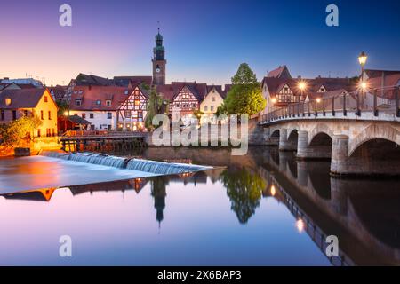 Lauf an der Pegnitz, Bayern, Deutschland. Stadtbild der schönen historischen bayerischen Stadt Lauf an der Pegnitz, Deutschland bei Sommersonnenuntergang. Stockfoto