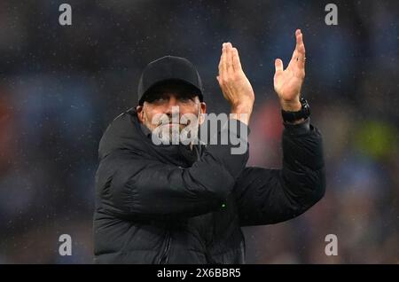 Aktenfoto vom 13-05-2024 von Liverpool-Chef Jurgen Klopp, der scherzhaft seine eigene Professionalität feierte, nachdem er seine Emotionen in seinem letzten Auswärtsspiel unter Kontrolle gehalten hatte. Ausgabedatum: Dienstag, 14. Mai 2024. Stockfoto