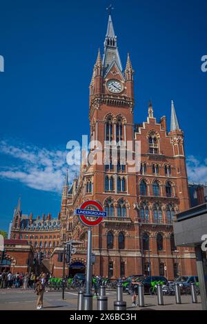 St. Pancras Station Hotel London St Pancras Renaissance Hotel früher Midland Grand Hotel, entworfen von George Gilbert Scott, eröffnet 1873. Stockfoto