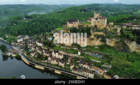 Drohnenfoto Beynac Castle Frankreich Europa Stockfoto