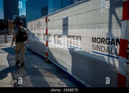 Morgan Sindall Building Site Old Street Roundabout Shoreditch London. Morgan Sindall Group plc ist ein britisches Bauunternehmen, das 1977 gegründet wurde. Stockfoto