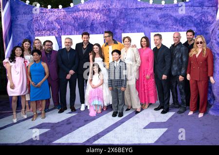 Awkwafina, Catharine Daddario, Emily Blunt, Liza Colon-Zayas, Bobby Moynihan, Steve Carell, John Krasinski, Cailey Fleming, Audrey Hoffman, Alan Kim, Fiona Shaw, Maya Rudolph, Matt Damon, Christopher Meloni, Bradley Cooper und Amy Schumer bei der Premiere des Kinofilms IF: Imaginäre Freunde im SVA Theater. New York, 13.05..2024 *** Awkwafina, Catharine Daddario, Emily Blunt, Liza Colon Zayas, Bobby Moynihan, Steve Carell, John Krasinski, Cailey Fleming, Audrey Hoffman, Alan Kim, Fiona Shaw, Maya Rudolph, Matt Damon, Christopher Meloni, Bradley Cooper und Amy Schumer bei der Uraufführung des Kunststücks Stockfoto