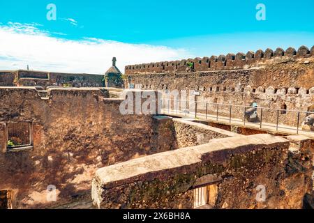 Blick auf die Ruinen von Fort Jesus in Mombasa, Kenia Stockfoto