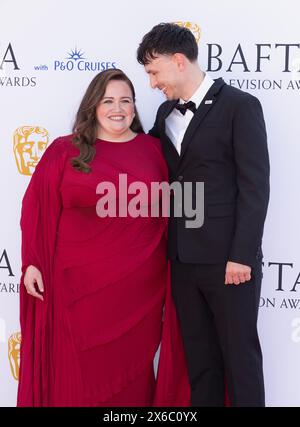 London, Großbritannien. Mai 2024. Jessica Gunning und Richard Gadd von Baby Rentier nehmen am 12. Mai 2024 mit P&O Cruises an den BAFTA Television Awards 2024 in der Royal Festival Hall in Southbank Teil. Quelle: S.A.M./Alamy Live News Stockfoto