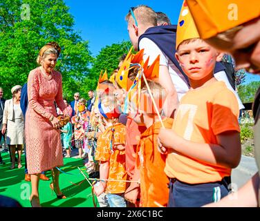 Hogeland, Niederlande. Mai 2024. Königin Maxima von den Niederlanden besucht das Hogeland in der Provinz Groningen am 14. Mai 2024 für einen Regionalbesuch besuchen sie Winsum, Zoutkamp, Noordpolderzijl, Stedum en Bedum Credit: Albert Nieboer/Netherlands OUT/Point de Vue OUT/dpa/Alamy Live News Stockfoto