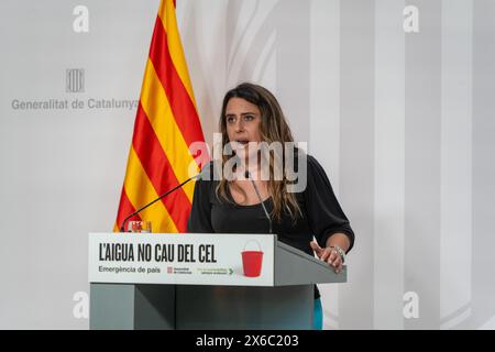 Der Sprecher der Generalitat erscheint auf einer Pressekonferenz, um die Regierungsvereinbarungen zu erläutern und hat gezeigt, dass die Generalitat-Regierung die Situation der Vorortzüge aufgrund des Verkehrschaos im katalanischen Eisenbahnnetz ablehnt. La portavoz de la Generalitat comparece en rueda de prensa para explizar los acuerdos del gobierno y ha mostrado el rechazo del gobierno de la Generalitat por la situaci-n de cercan'as, debido al caos circulatorio en la red ferroviaria catalana. Auf dem Bild: patricia plaja News Politics -Barcelona, Spanien Dienstag, 14. Mai 2024 (Foto: Eric Renom Stockfoto