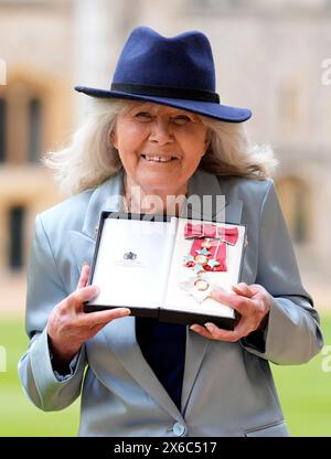 Dame Jilly Cooper, nachdem sie von König Karl III. In Windsor Castle in Berkshire zur Dame Commander des Britischen Empire ernannt wurde. Bilddatum: Dienstag, 14. Mai 2024. Stockfoto