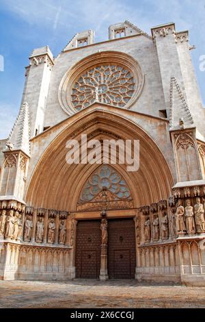 Tarragonas Kathedrale Saint Thecla, erbaut von 1170 bis 1331 in einer Mischung aus romanischen und gotischen Stilen Stockfoto