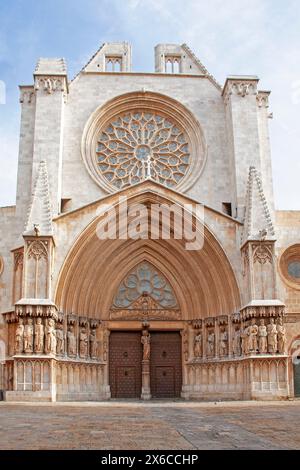 Tarragonas Kathedrale Saint Thecla, erbaut von 1170 bis 1331 in einer Mischung aus romanischen und gotischen Stilen Stockfoto