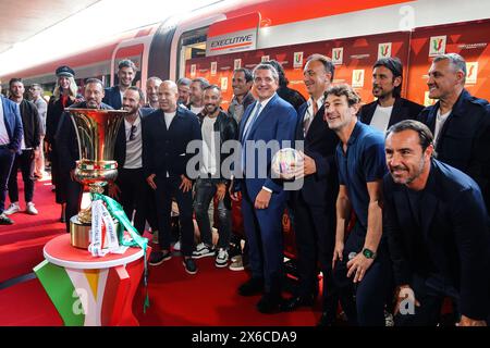 Mailand, Italien. Mai 2024. Luigi de Siervo ( Lega Serie A ) und Pietro Diamantini ( Trenitalia ) während der Pressekonferenz in Roma Termini mit der Trophäe Coppa Italia für das Finale zwischen Atalanta und Juventus - Dienstag, 14. Mai 2024. Sport - Fußball . (Foto: Spada/LaPresse) Credit: LaPresse/Alamy Live News Stockfoto